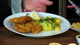 Echtes Wiener Schnitzel richtig panieren soufflieren und braten [upl. by Eerised]