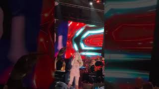 Hadise Düm Tek Tek İzmir Konseri [upl. by Derrick]