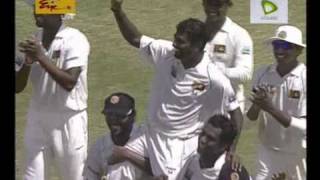 Muttiah Muralitharans 800th wicket of his final Test match [upl. by Nagrom]