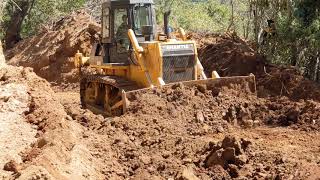 shantui bulldozer sd 16 carving mountain road  tractor shantui abriendo caminos en finca [upl. by Ledda]