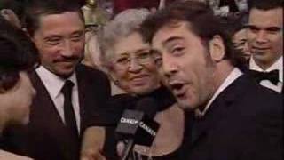 Oscar 2008 Canal con Javier Bardem en la alfombra roja [upl. by Mead]