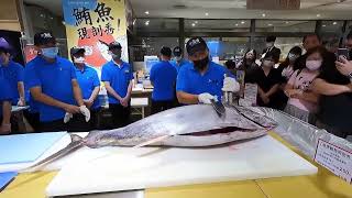 Yellowfin tuna cutting show [upl. by Jessie646]