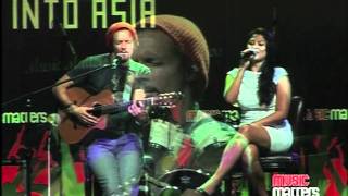 Jason Mraz  Lucky feat Dira Sugandi Live at Music Matters [upl. by Yanrahc]