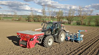 Semis de tournesol  Valtra N154 et semoir Monosem 8 rangs  🌻🌻 [upl. by Shewmaker]