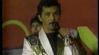 GRUPO CELOSO 1991 EN VIVO quotSaldré a buscar el amor amor amor amorquot [upl. by Llerdna]