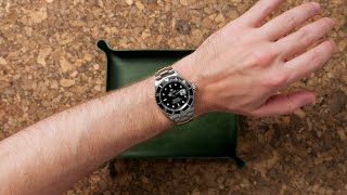 Rolex Submariner 16610  HODINKEE Spec Sheet  What You Need To Know [upl. by Ennaoj]