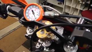 How to Compression Test 2 Stroke Engines [upl. by Hurwit]