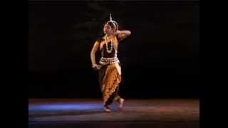 Rabindra Sangeet in Odissi steps JHORO JHORO BORISHE BARI DHARA by SULAGNA RAY [upl. by Shafer]