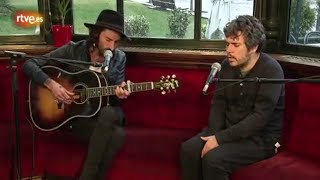 Crímenes perfectos  Leiva y Ferreiro acústico TV [upl. by Auohs]