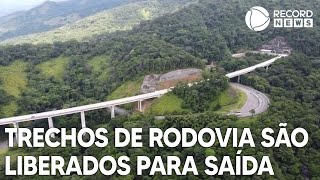 Trechos de rodovia são liberados para saída do litoral norte de São Paulo [upl. by Nilesoj]