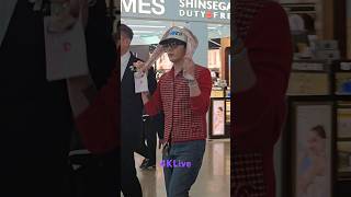 20241104 GDragon 지드래곤 지디 walking to boarding gate when depart ICN to HK for Chanel Cruise 2025 Show [upl. by Merta595]