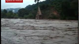 Salta Cae puente del Rio Caraparí en campo Duran y aísla a 30 mil personas [upl. by Atilem254]