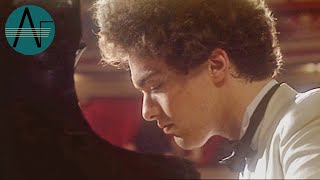 Evgeny Kissin PaganiniLiszt  Etude No 3 quotLa Campanellaquot [upl. by Earlie]