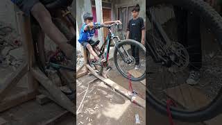 Alat bantu belajar whellie mtblife jobike [upl. by Etnuad]