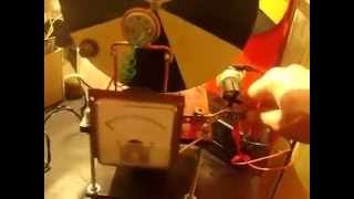 MOTOR STIRLING CON ARRANQUE ELECTRICO GENERANDO ELECTRICIDAD [upl. by Aryl]