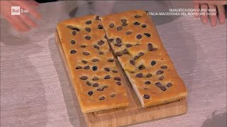 Focaccia con le olive Fulvio Marino  È sempre mezzogiorno  17 112023 [upl. by Meehan114]