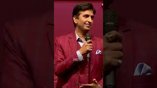 Audience sings Koi deewana kehta hai koi pagal samajhta hai Kumar Vishwas jashnerekhta [upl. by Eimrej]