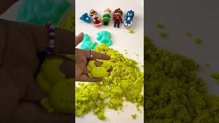 Kinetic sand with little fingers26💚💙💜🤍foryou relaxing satisfying [upl. by Munford487]