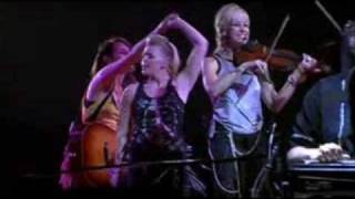 Dixie Chicks  Country Roads live [upl. by Samuelson]