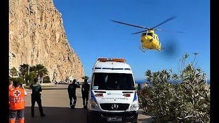 Helicóptero Bomberos Alicante  Rescate en el Peñón de Ifach Calpe [upl. by Curley]