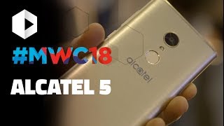 ¡ALCATEL 5 con cámara doble delantera MWC 2018 [upl. by Carrew]