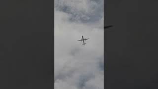 Dash 8 400 Luxair venant de décoller à Luxembourg Airport [upl. by Pernas]