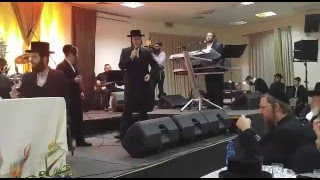 Motty Ilowitz singing his hit composition quotBchul tzarquot  with Israels wonderchild David Pollak [upl. by Netti598]