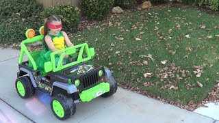 UNBOXING AND REVIEW OF THE POWER WHEELS TEENANGE MUTANT NINJA TURTLE JEEP WRANGLER [upl. by Kcirrez]