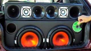 Subwoofer explosound 1000rms QUEBRANDO CD 2 1000RMS tocando num XM3600 [upl. by Zoila]