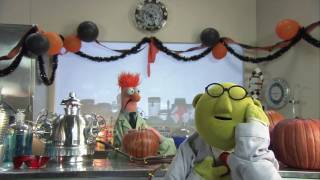 CarveOMatic 2Q975 Muppet Labs Experiment  Dr Bunsen Honeydew and Beaker  The Muppets [upl. by Kerwin]