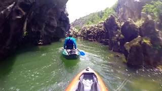 Présentation dans les gorges de l Hérault du canoe gonflable Gumotex  Palava [upl. by Ynos]