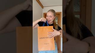 LOUIS VUITTON UNBOXING🧡 louisvuitton haul unboxing unboxingvideo birthday birthdayvlog gift [upl. by Allistir720]