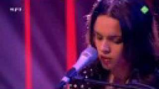 01 Norah Jones  Thinking about you live in Amsterdam [upl. by Islean]