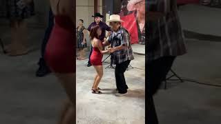 Le cayó la pensión del bienestar cumbia sonoradinamita musica baile tvazteca music tv [upl. by Une]