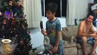 5 Niños Enojados Que Odiaron Su Regalo De Navidad [upl. by Pacifa]