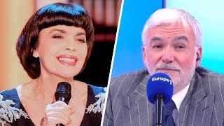 quotUne période de joiequot  Mireille Mathieu souhaite un joyeux Noël à tout le monde [upl. by Abbotsun]