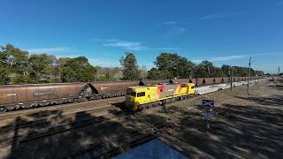 3221 on 4256 run to glenlee with 20 brand new wagon s at matiland on 22 7 24 10 46 [upl. by Assiren]