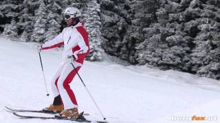 Skifahren lernen  Schneepflug zum Bremsen  Pflugbogen um mit den Skieren erste Kurven zu fahren [upl. by Kere]