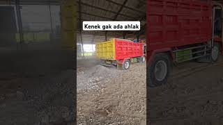 kenek gak ada akhlak dumptruck jawatimur [upl. by Ahseneuq]