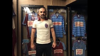 Trabzonspor aşkıyla evde quotforma müzesiquot kurdu [upl. by Imtiaz]