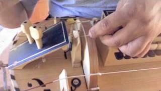 Cotone e ghironda Come si fa How to use the cotton on an hurdy gurdys string [upl. by Ereveneug]