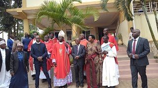 BISHOP KAKOOZA ATENDEREZA MINISITA MUYINGO NE MUKYALA WE ROSE OKUTUMBULA EBYENJIGIZA [upl. by Karlie]