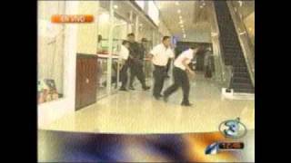 Balacera en Centro Comercial Tikal Futura Telediario [upl. by Niehaus153]