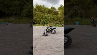 💪💪 la barre de fer 😂 stunt bike moto motorcycle [upl. by Salhcin811]