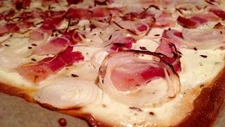 Flammkuchen Low Carb  Elsässer Flammkuchen  glutenfrei  salalade [upl. by Asiulana364]