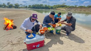 Pesca con Arpon robalo y mojarras grandes cocinando en un hermoso playón del río [upl. by Aldos]