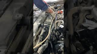 Replace radiator fan shortvideo mechanic viralvideo [upl. by Scharf206]