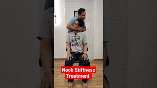 Neck StiffnessampShoulder pain Treatment chiropractor bestchiropractic neckpain backpain asmr [upl. by Yoccm248]