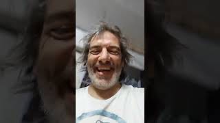 Luciano Napolitano libre el guitarrista así lo celebró irónicamente [upl. by Stanwood]