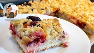 Streusel Blechkuchen aus Hefeteig Saftiger Obst Streuselkuchen [upl. by Rafaj904]